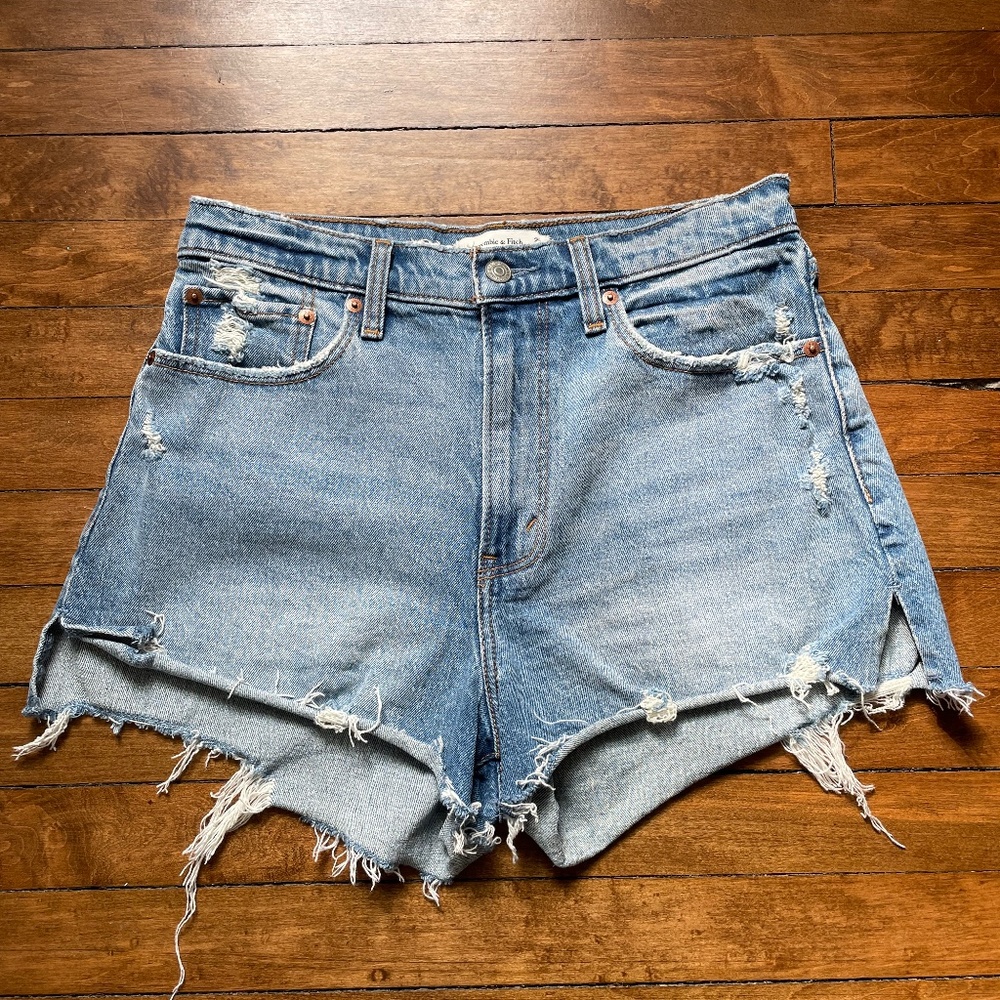 Abercrombie & Fitch Curve Love High Rise Mom Short